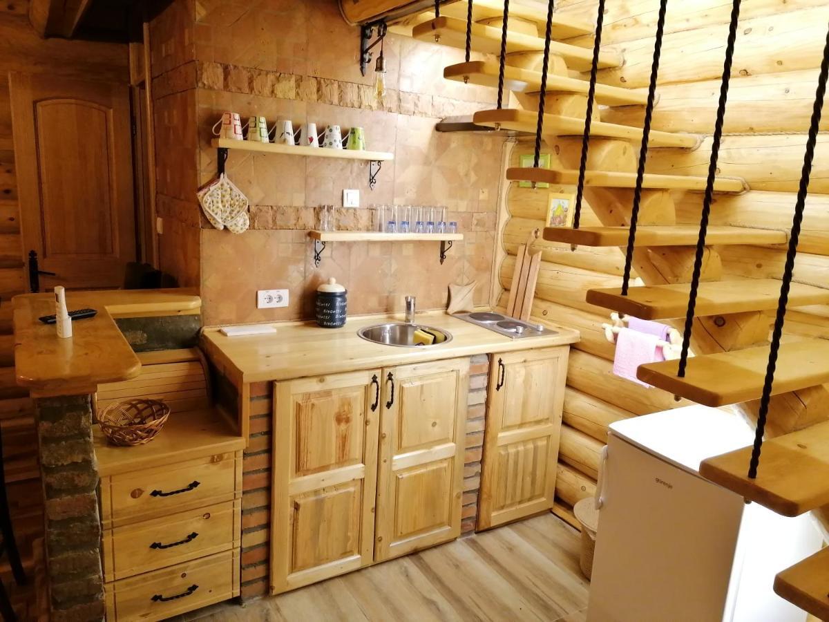 Apartmani Zuti Leptir เวิร์ดนิค ภายนอก รูปภาพ
