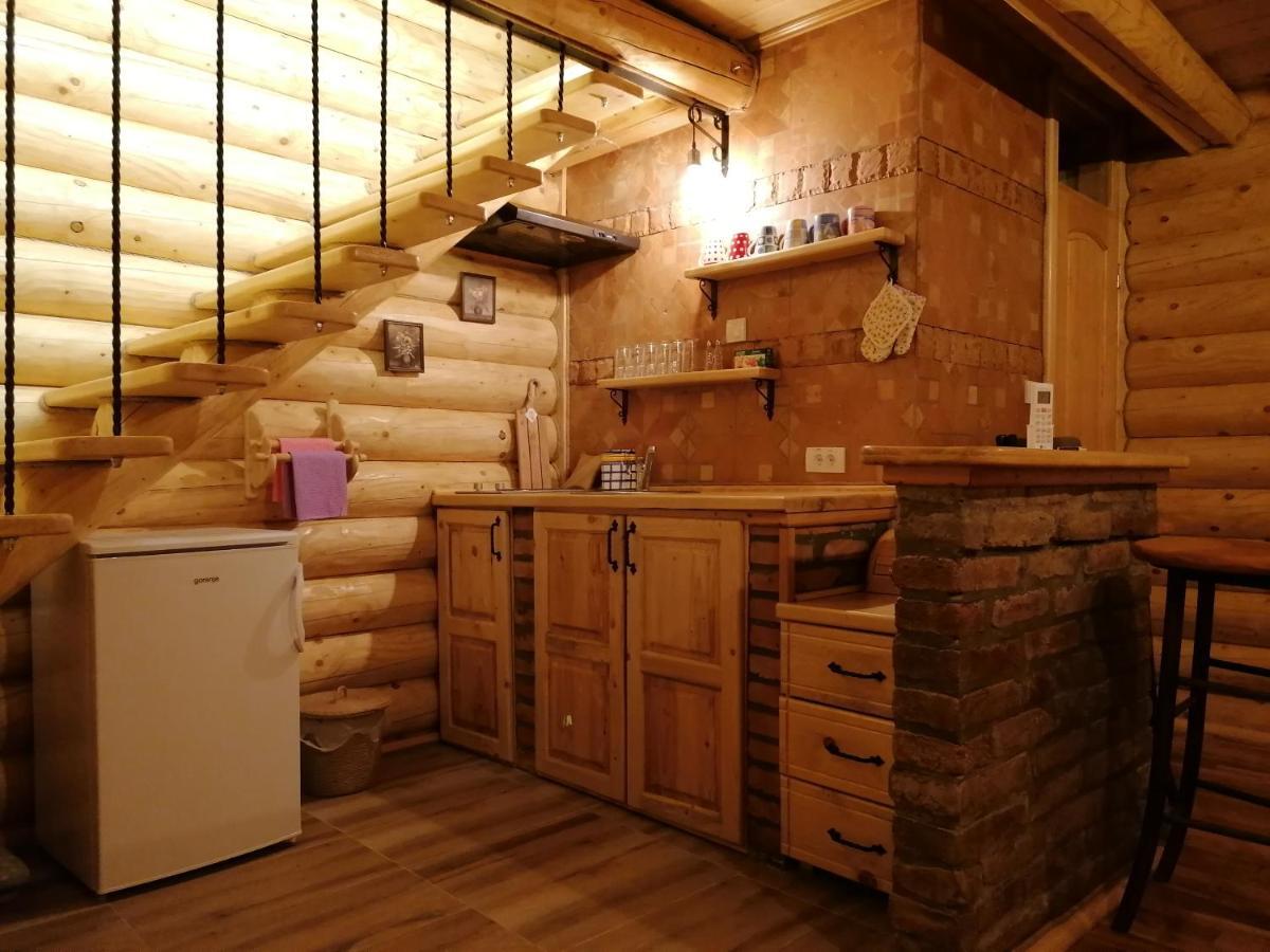 Apartmani Zuti Leptir เวิร์ดนิค ภายนอก รูปภาพ