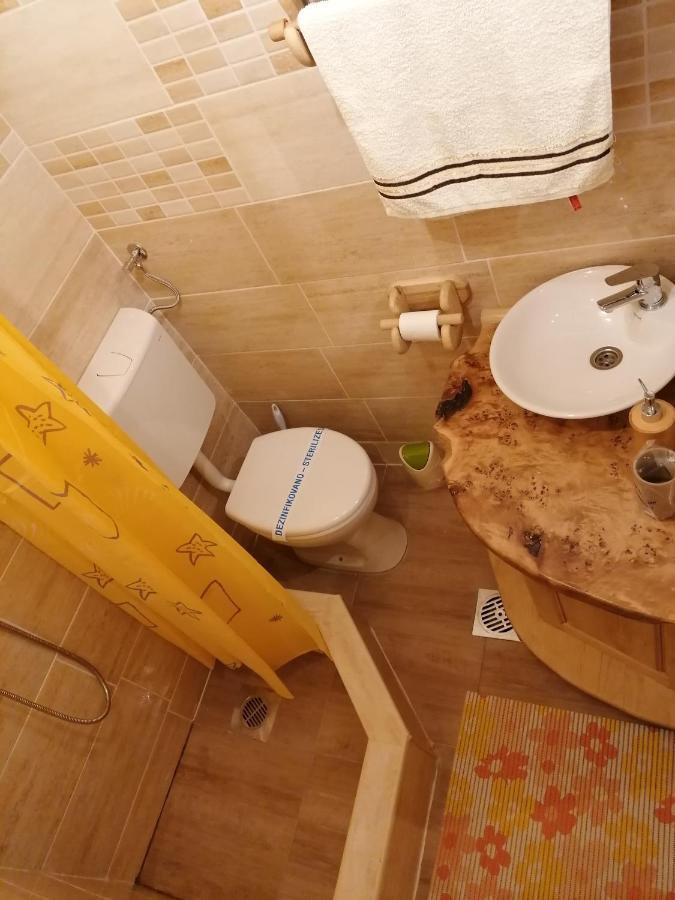 Apartmani Zuti Leptir เวิร์ดนิค ภายนอก รูปภาพ