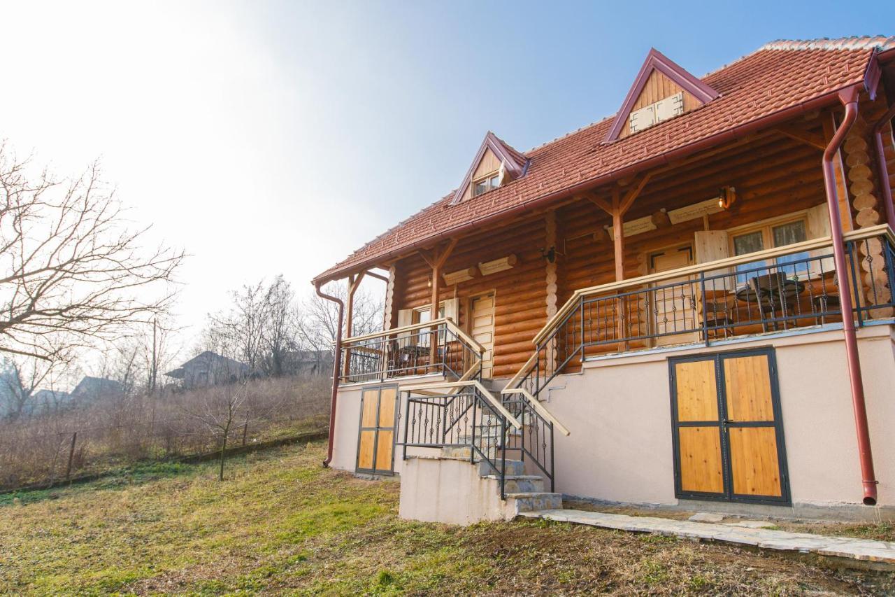 Apartmani Zuti Leptir เวิร์ดนิค ภายนอก รูปภาพ